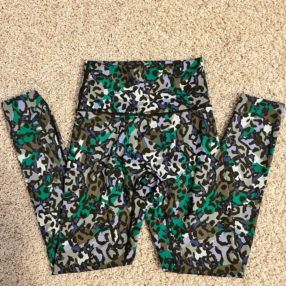 Offline by Aerie size small printed high waisted leggings